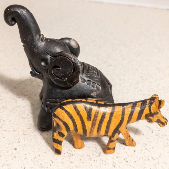 Set of 2 Handpainted Small Wooden Animal Figurines Decor Hand Carved Painted Art - Picture 1 of 2